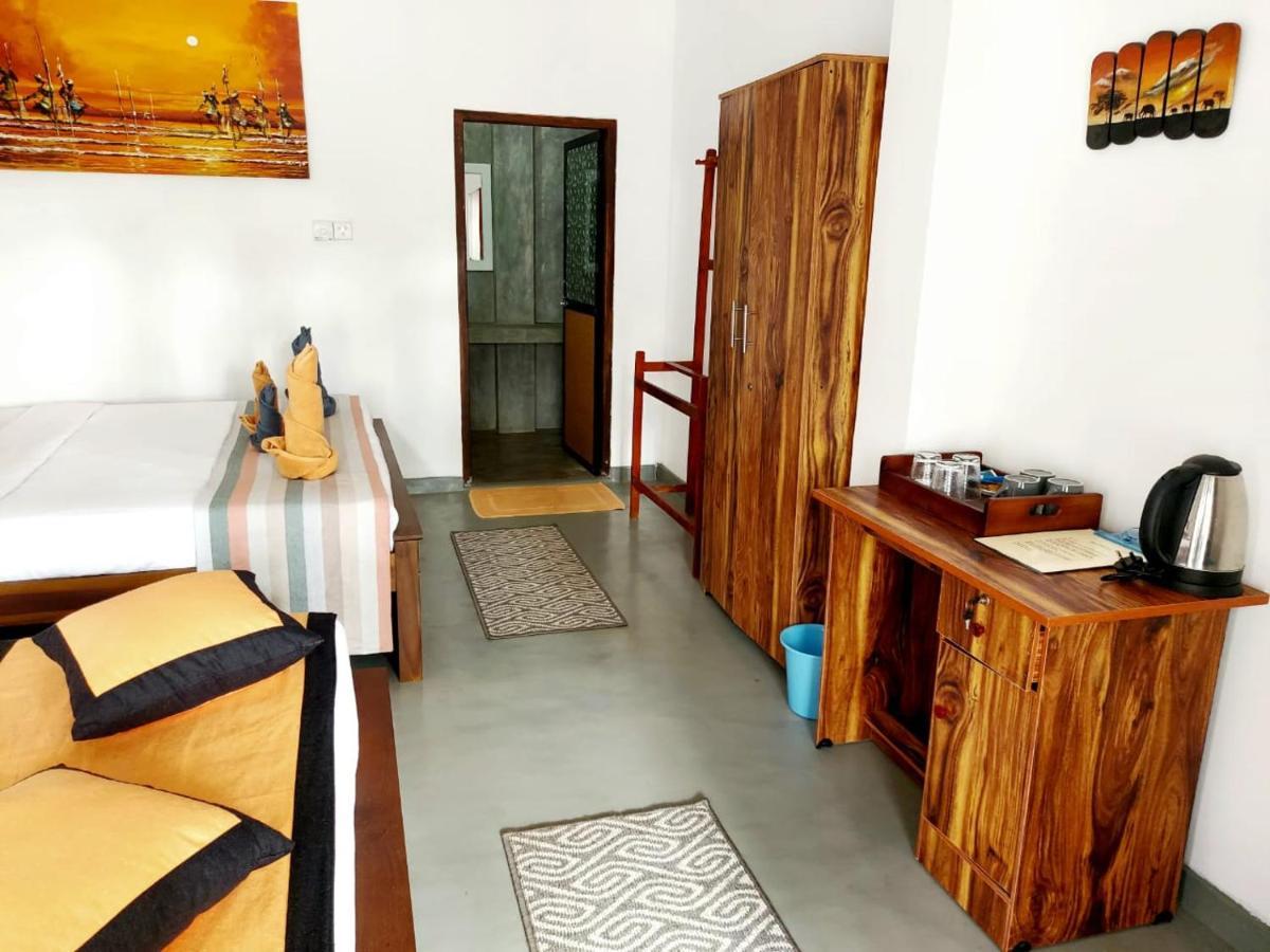 Chill House Make A Good Story With Infinite Ocean Surf And Frühstückspension Weligama
