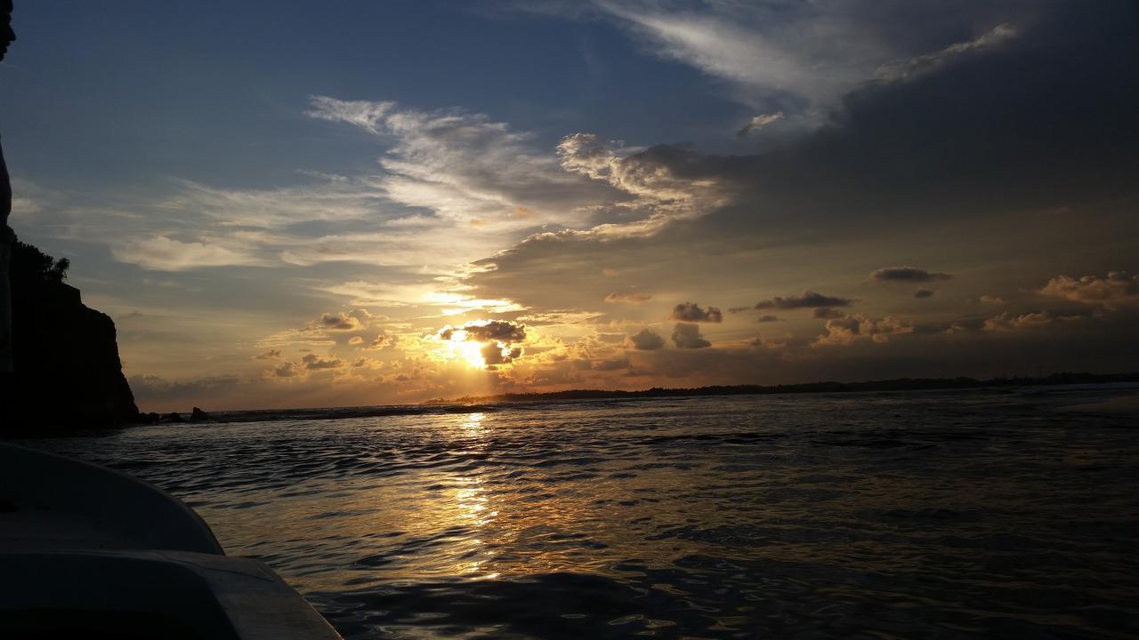 Chill House Make A Good Story With Infinite Ocean Surf And Frühstückspension